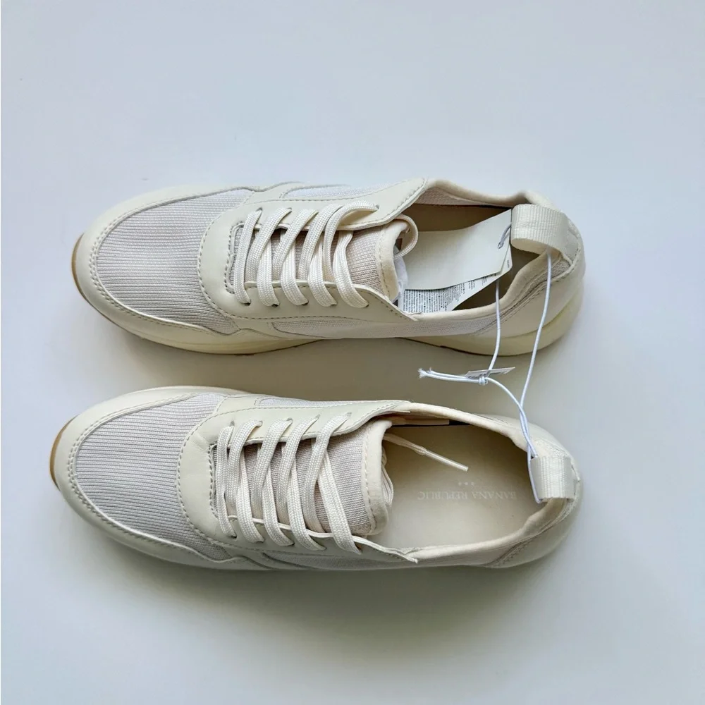 Banana Republic Off-White Canvas Lace-Up Sneakers Neutral casual walki siz 7 NWT